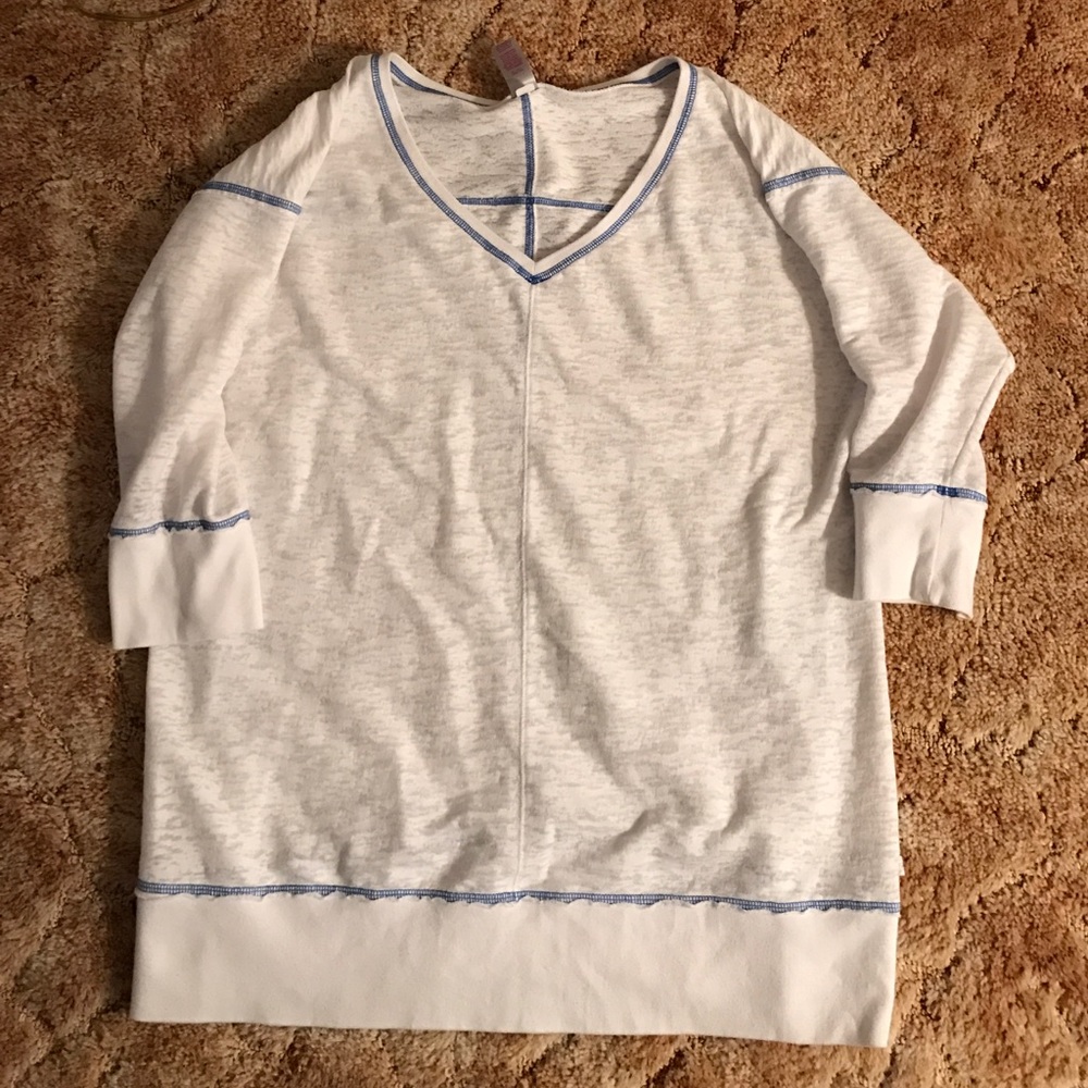 LB white active top with blue stitching 14/16